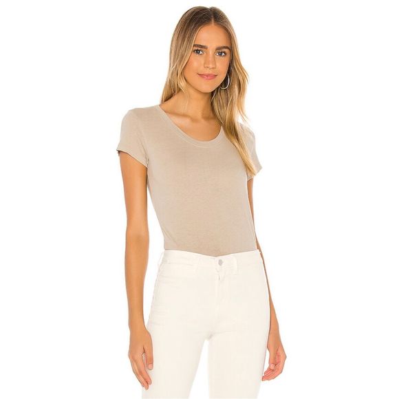 L'AGENCE Tops - L’Agence Cory Scoop Neck Tee Biscuit Size S